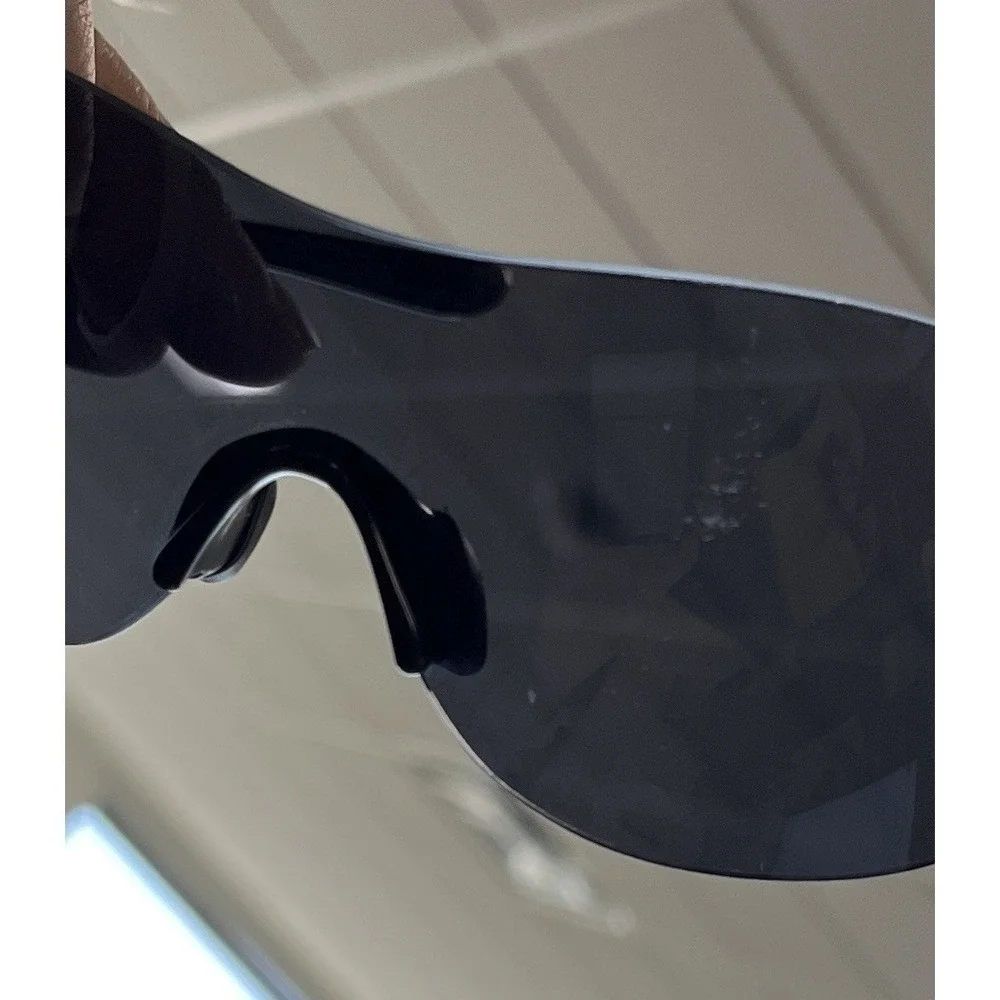 Oakley Miss Conduct Sunglasses OO9123 05  137 mm Y2K Wrap Retro Unisex Sporty